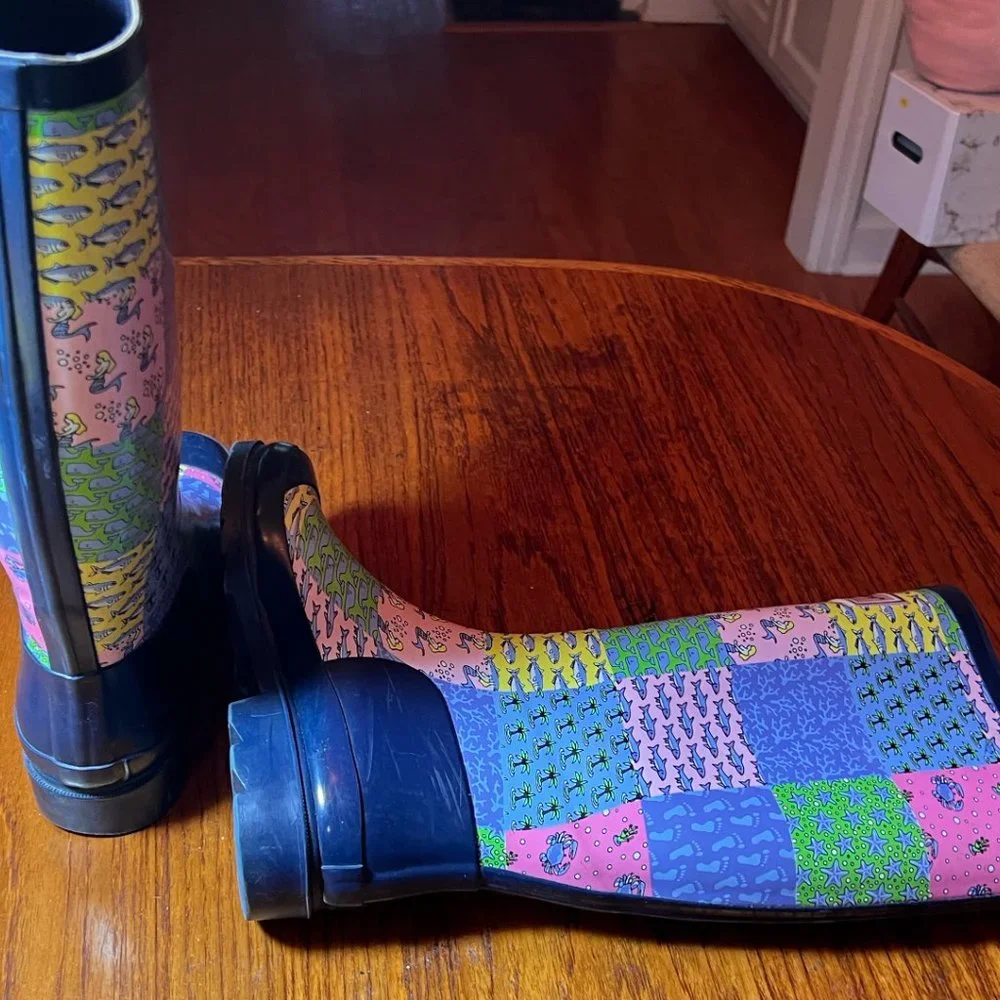 Vineyard vines rain boots size 7